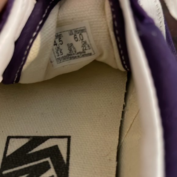 Vans - Picture 3 of 3